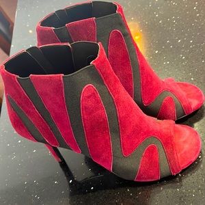 Size 10 ladies booties.  "New". Heel too high for me. Never wore these anywhere.